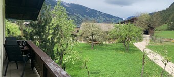 Holiday Home 'Durst 1' with Mountain Views, Private Terrace and Wi-Fi