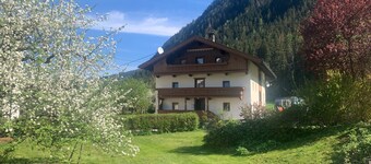 Holiday Home 'Durst 2' with Mountain View, Shared Garden and Wi-Fi