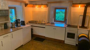 Kühlschrank, Ofen, Herdplatte, Geschirrspüler