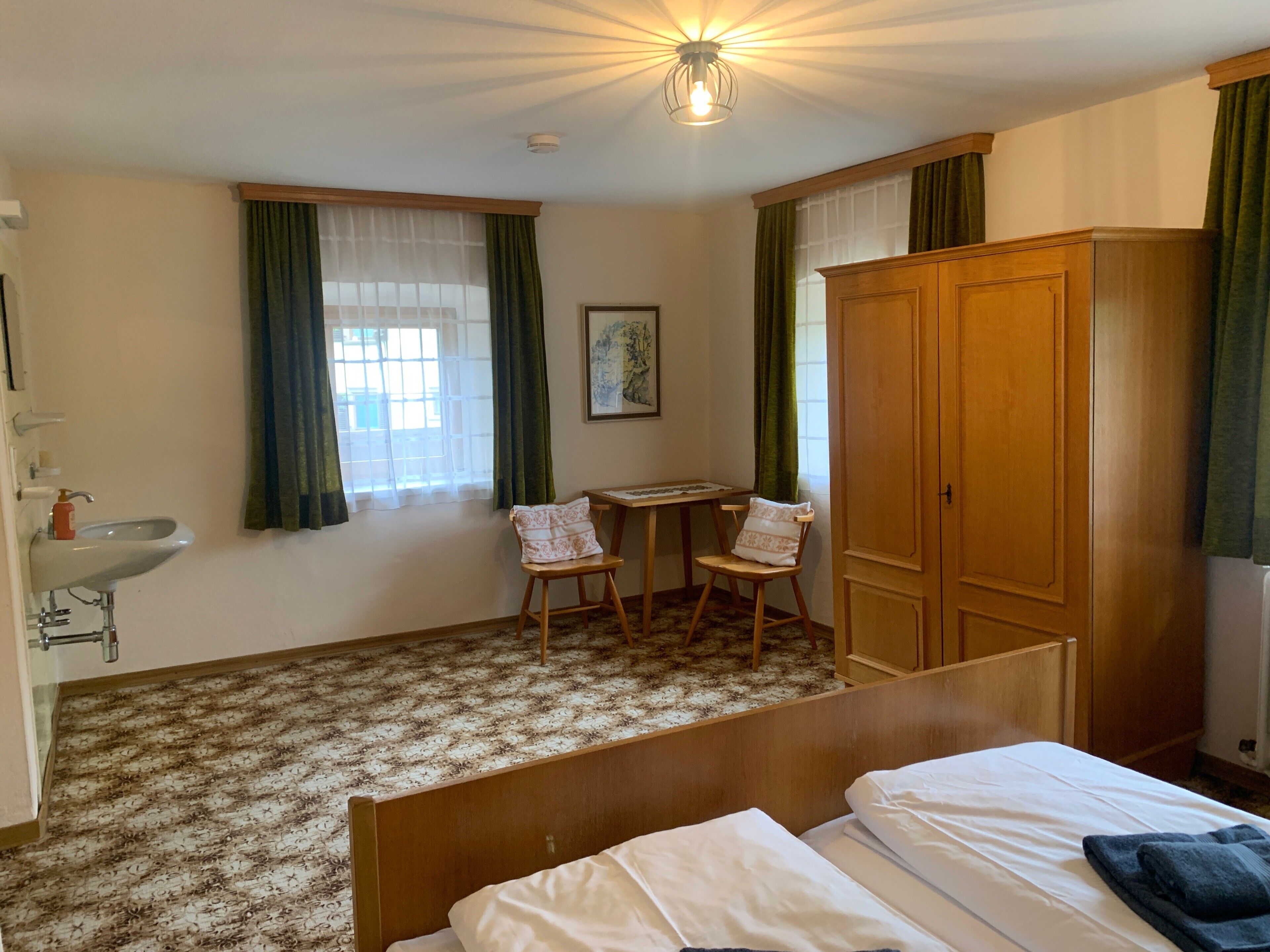 4 Schlafzimmer, Bügeleisen/Bügelbrett, kostenloses WLAN, Bettwäsche