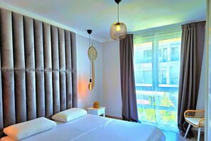 1 bedroom, iron/ironing board, free WiFi, bed sheets - SanPietro Holiday Homes 289, Lalzit Bay, Albania (Lalzit Bay)