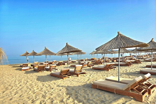 Una playa cerca