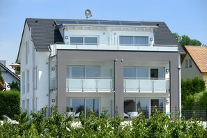 Exterior - Apartment 'Dinkelbach Traumblick 3 B' with Lake View, Balcony and Wi-Fi (Wasserburg (Bodensee))