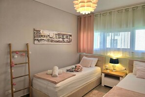 2 slaapkamers, een strijkplank/strijkijzer, gratis wifi, beddengoed