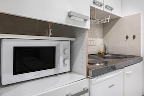 Fridge, microwave, stovetop, electric kettle - Apartment 'Bremen 1' with Wi-Fi (Bremen)