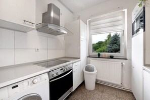 Fridge, microwave, stovetop, dishwasher - Apartment 'Mk Bremen 4' with Balcony (Bremen)