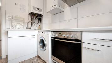 Refrigerador, microondas, parrilla de estufa y lavavajillas