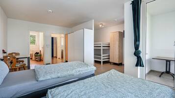 1 bedroom, free WiFi, bed sheets