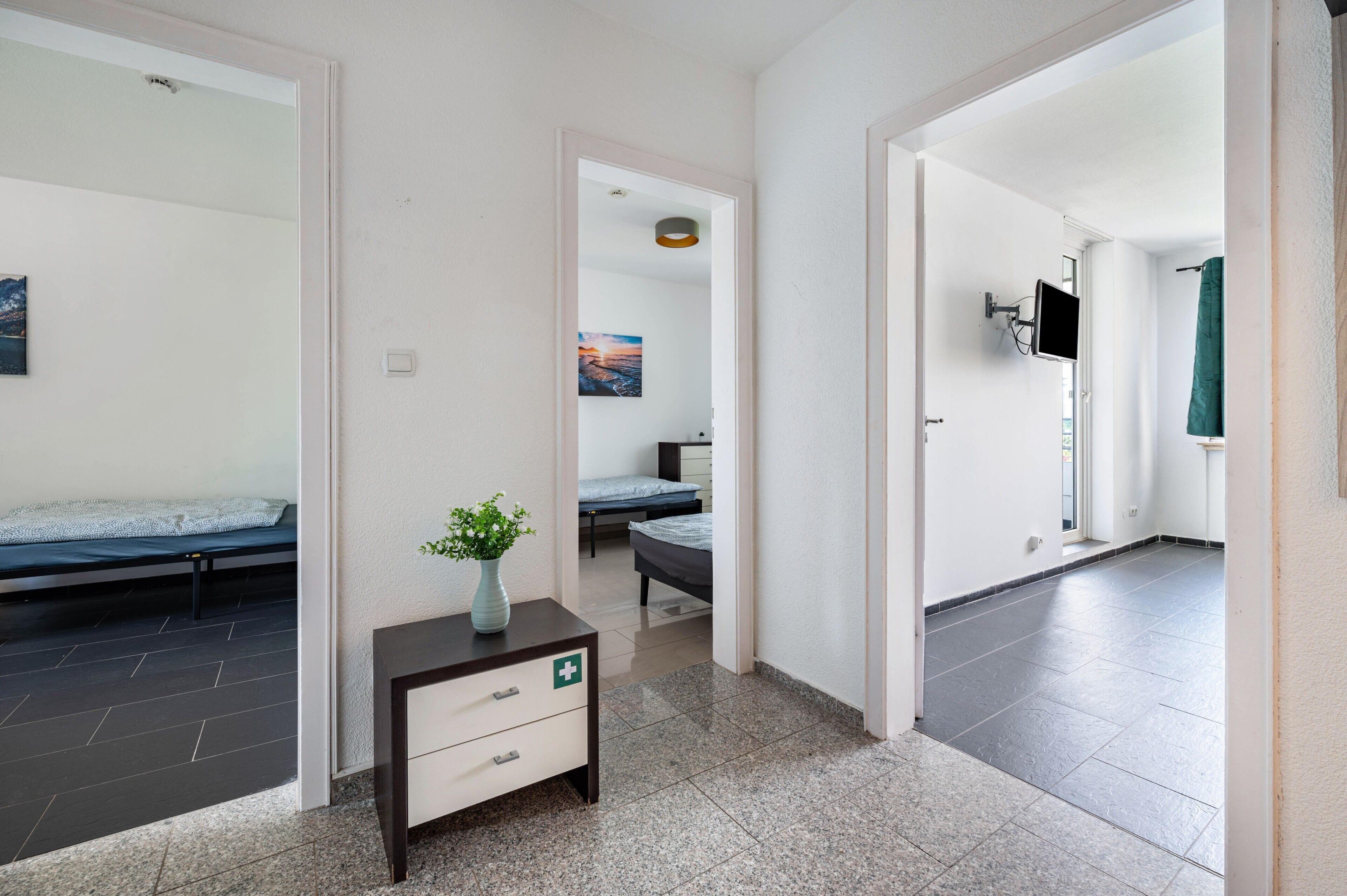 3 多间卧室、免费 WiFi、床单