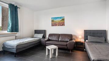 3 bedrooms, free WiFi, bed sheets