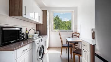 Refrigerador, microondas, parrilla de estufa y lavavajillas