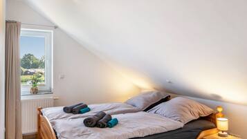 3 bedrooms, free WiFi, bed sheets