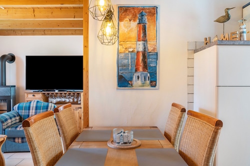 Ferienhaus 'Hafenblick' mit privater Terrasse, privatem Garten und Wi-Fi