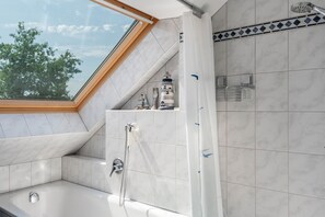 Douche, serviettes fournies
