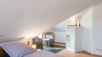 3 bedrooms, free WiFi, bed sheets