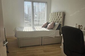 1 chambre, fer et planche à repasser, Wi-Fi, draps fournis