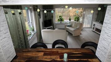 Fernseher, DVD-Player, Stereoanlage