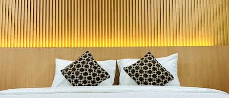 Dobbelt- eller tomannsrom – deluxe | Skrivebord, wi-fi (inkludert) og sengetøy