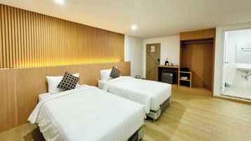 Deluxe-Doppel- oder -Zweibettzimmer | Schreibtisch, kostenloses WLAN, Bettwäsche