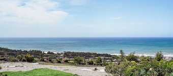 Stunning 2BR Ocean Mountain Sunset View