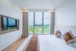 Deluxe Room | Free WiFi, bed sheets