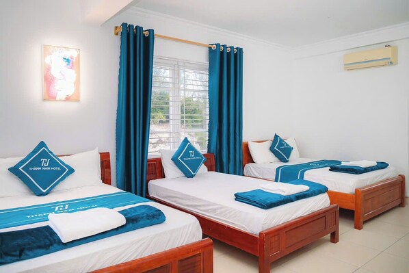 Basic Triple Room | Free WiFi - Thanh Nam Hotel Quan Lan By Bay Luxury (Van Don)