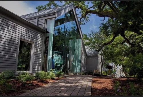 The Porch House off Front Beach