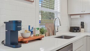 Micro-ondes, four, plaque de cuisson, lave-vaisselle