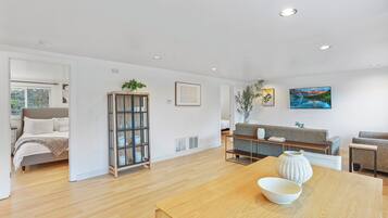 2 habitaciones, tabla de planchar con plancha, wifi y ropa de cama