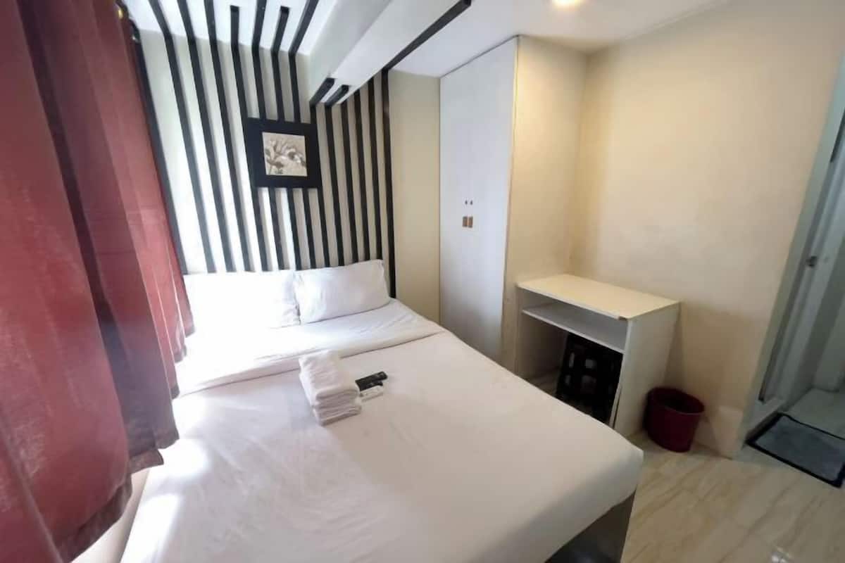 Bureau, Wi-Fi gratuit, draps fournis