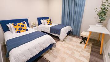 4 bedrooms, desk, iron/ironing board, WiFi