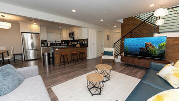 Smart TV, video games