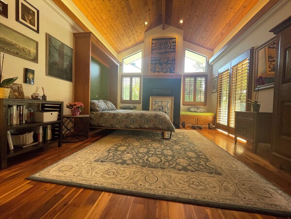 6 bedrooms, iron/ironing board, WiFi, bed sheets