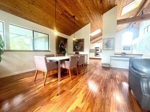 Dining - Luxury SLO Executive Estate - Corporate Housing (San Luis Obispo)