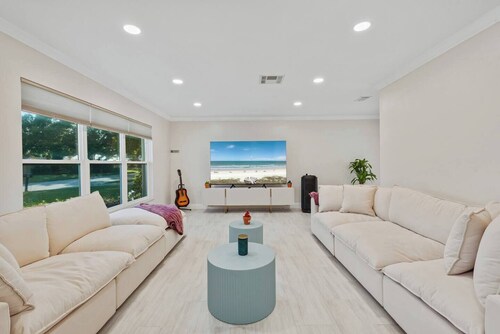 Fancy Retreat - Luxury-Pool-BBQ-Karaoke