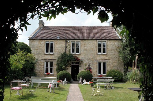 Fosse Farmhouse B&B and Holiday Cottages