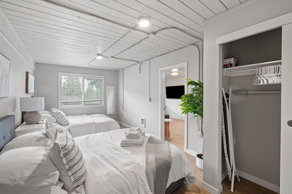 2 chambres, fer et planche à repasser, Wi-Fi, draps fournis