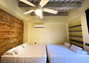 4 bedrooms, iron/ironing board, WiFi, bed sheets - Casa Charlotte Classic&Chic (Santa Marta)