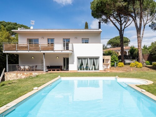 Villa with private pool and barbecue 15min beach