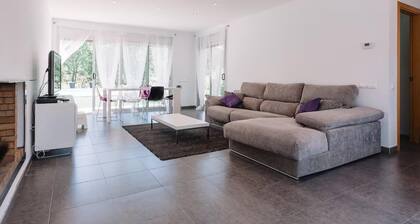 Villa with private pool and barbecue 15min beach