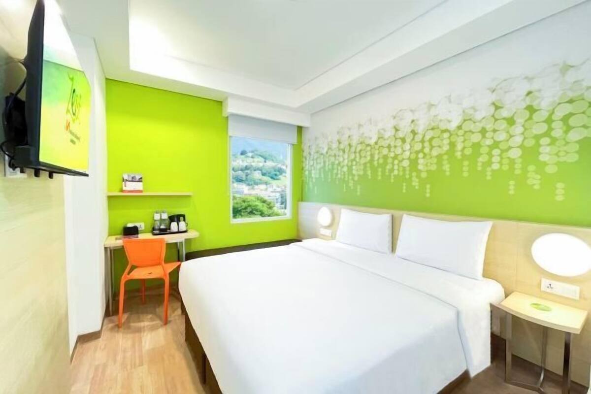 In-room safe, desk, blackout curtains, free WiFi