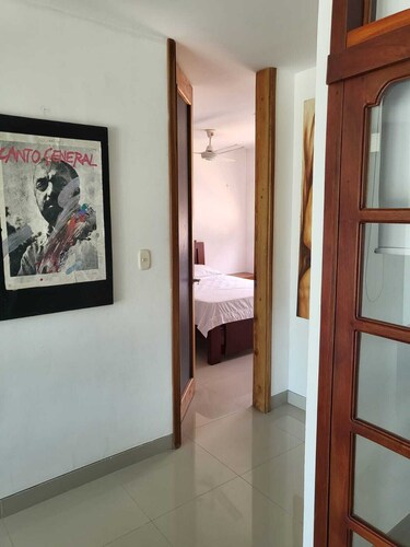 Ideal for families. Tropical oasis, ocean view, elegant, comfortable, spacious.