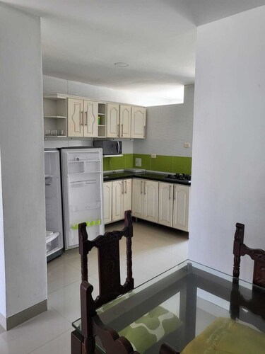 Ideal for families. Tropical oasis, ocean view, elegant, comfortable, spacious.