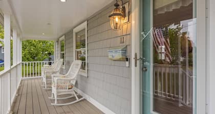 Perfect World Cup home : Cape Cod Charm & Comfort