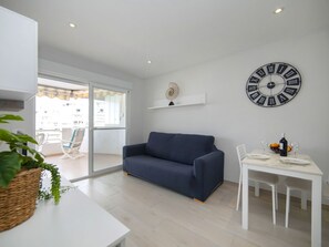 TV - Esmeralda by Interhome (Calpe/Calp)