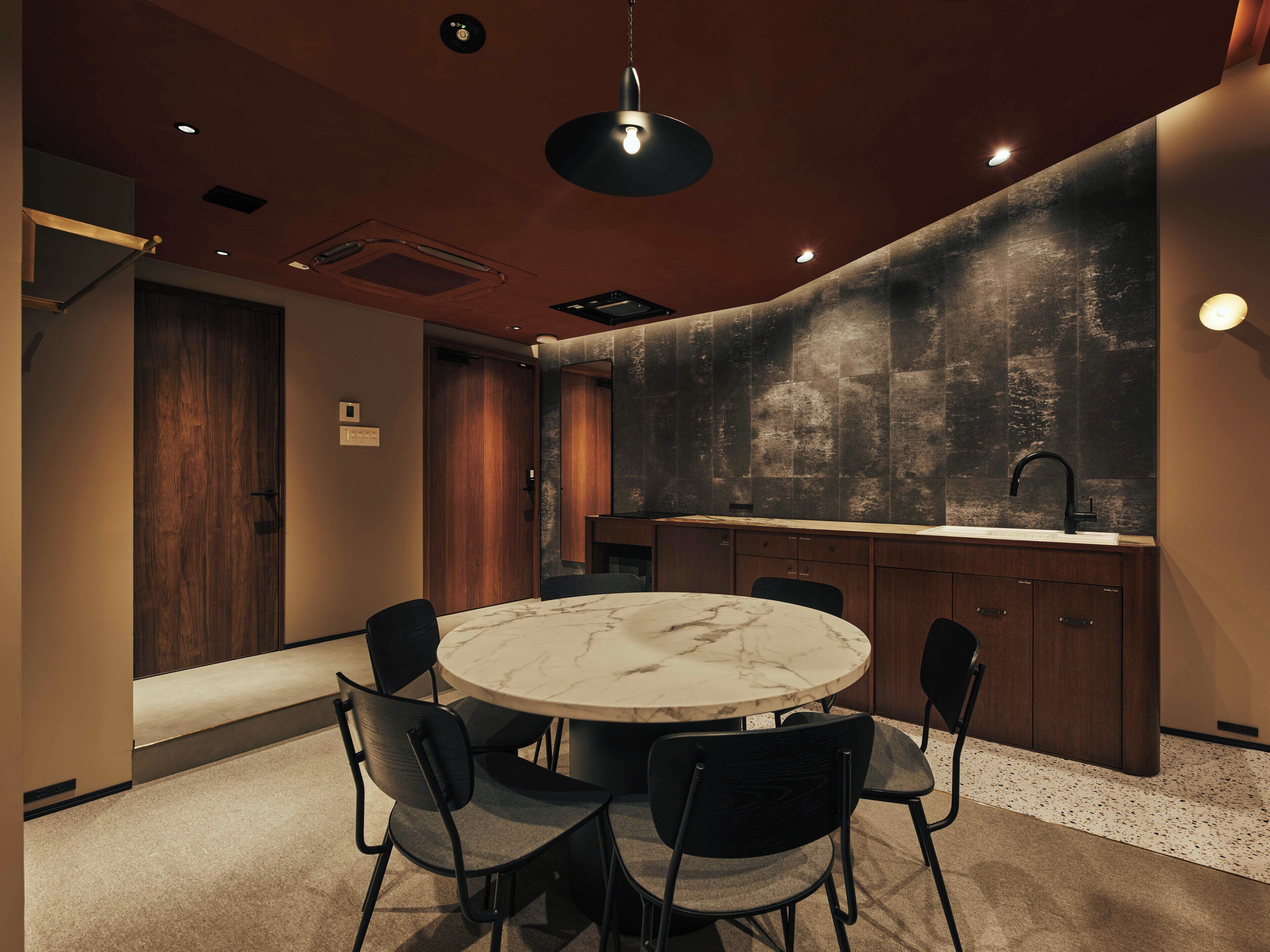 Deluxe Room | In-room dining
