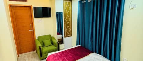 1 bedroom, WiFi, bed sheets