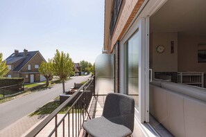 Property grounds - Cozy Family Retreat in Koksijde (Koksijde)