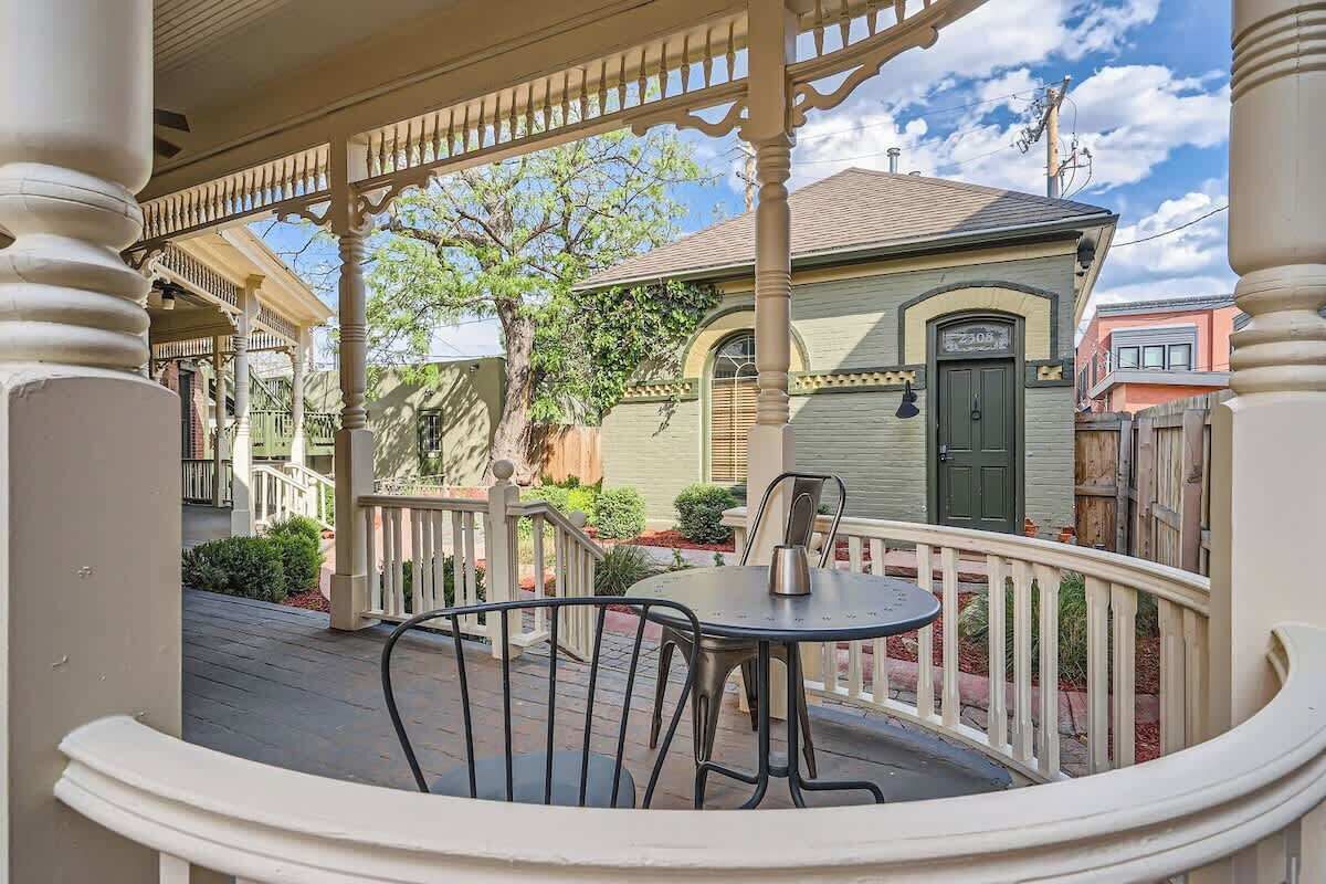 屋外ダイニングエリア