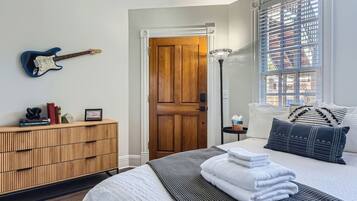 1 多间卧室、熨斗/熨衣板、WiFi、床单